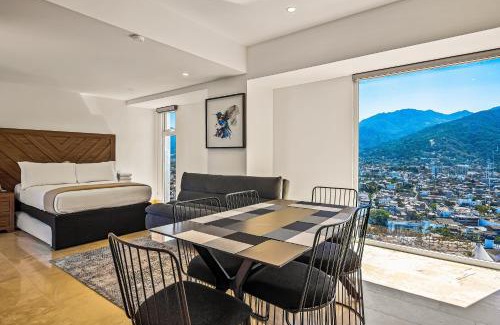 Las Glorias Hotel | Harbor 171 TN 2110