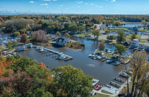 South Haven House | Harbor Breeze - year round swimming