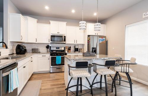 South Haven House | Harbor Haven - indoor community pool, hot tub