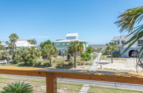 Beachwalk House | Harbor Haven - Right across from Beach Access