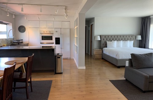 Grand Marais Hotel | Harbor Inn Self Check-in Hotel