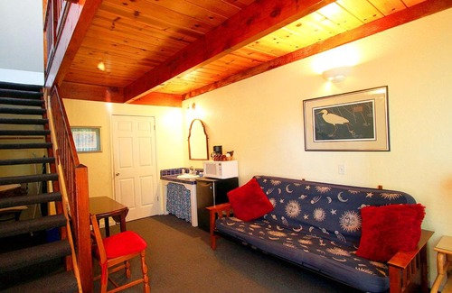 Eastside Santa Cruz Hotel | Harbor Inn