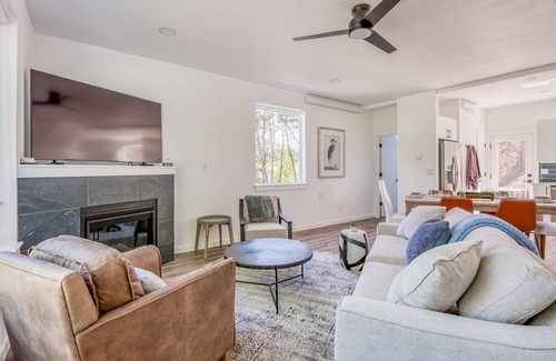 Depoe Bay House | Harbor Lights 3: New 2024, Hot Tub, Pet OK
