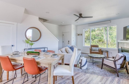 Depoe Bay House | Harbor Lights 3: New 2024, Hot Tub, Pet OK