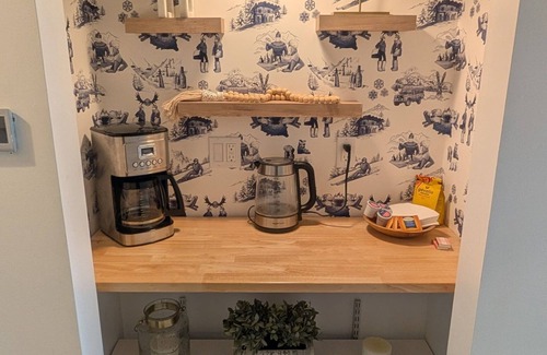 Harbor Springs Ski Chalet | Harbor Springs Escape, renovated chalet that sleeps 6, near Nubs & Boyne.