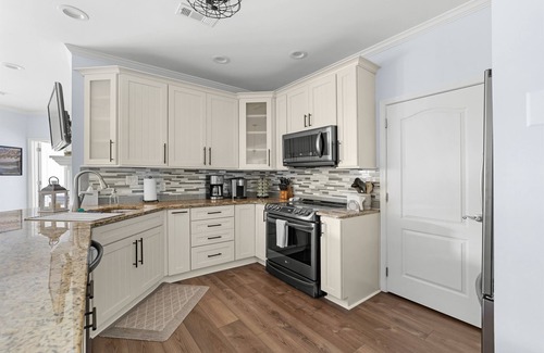 Cornelius Condo | Harbor View - Lake Norman Vacation Condo Rental - Dog Friendly!