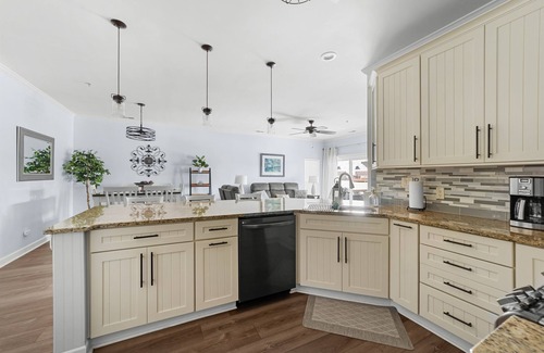 Cornelius Condo | Harbor View - Lake Norman Vacation Condo Rental - Dog Friendly!