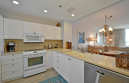 Whitney Beach Apartment | Harbor Villa Club 206