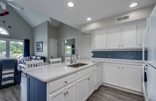 Alexandria Bay Villa | Harbor Villas Waterfront Townhome with Boathouse