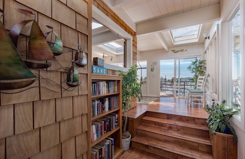 Seabright House | Harborview deck, 3 bed, 4 bath, Hot tub, steps to Seabright Beach in Santa Cruz