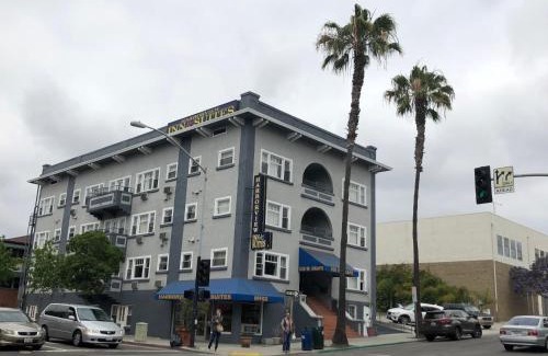 Little Italy Hotel | Harborview Inn & Suites-Convention Center-Airport-Gaslamp-Seaworld-Zoo-Balboa Park