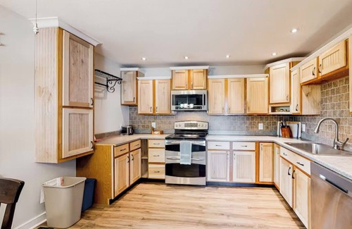 West Boothbay Harbor House | Harborview Perch. spacious & open floorplan, privacy, harbor view, amenities