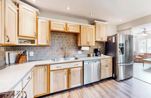 West Boothbay Harbor House | Harborview Perch. spacious & open floorplan, privacy, harbor view, amenities