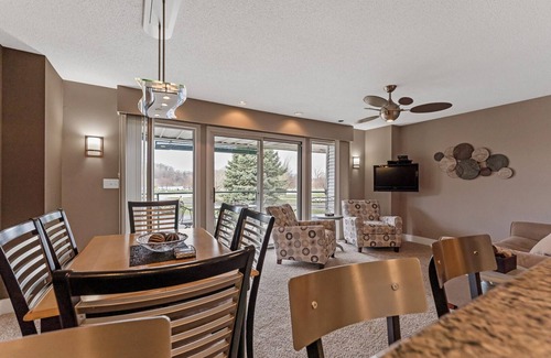 Grand Haven Condo | Harbour 2BDR Condo in Grand Haven 202