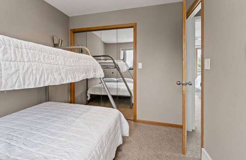 Grand Haven Condo | Harbour 2BDR Condo in Grand Haven 202