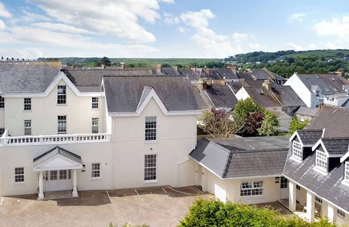 Tenby Cottage | Harbour Beach at The Hideaway