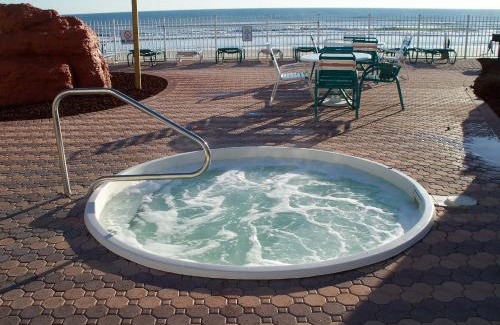 Lenox Park Resort | Harbour Beach Resort - Direct Oceanfront, private balcony !