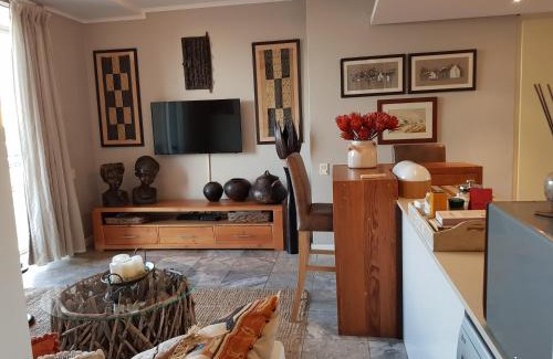 Victoria and Alfred Waterfront Apartment | Harbour Bridge Suite 220