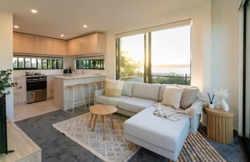 Tauranga Villa | Harbour Haven - A Sunset Oasis! - By KOSH BNB
