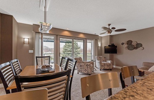 Grand Haven Apartment | Harbour Haven Cozy 2BDR Condo in Grand Haven 202