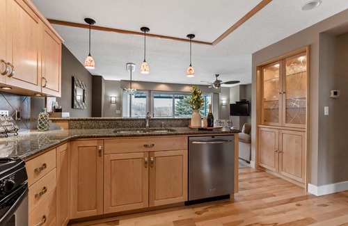 Grand Haven Apartment | Harbour Haven Cozy 2BDR Condo in Grand Haven 202