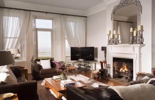 Folkestone House | Harbour Heights by Bloom Stays