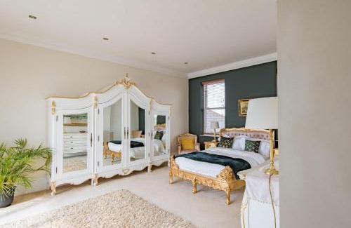 Folkestone House | Harbour Heights by Bloom Stays