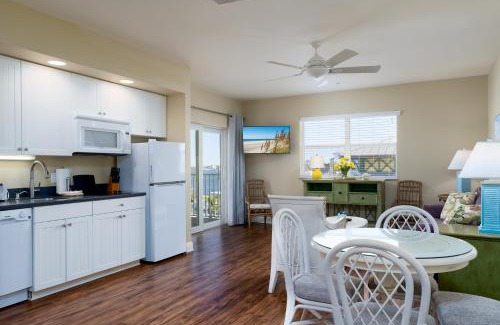 Fort Myers Beach Apartment | Harbour House at the Inn 306