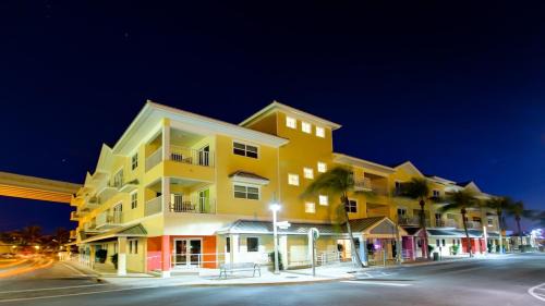 Fort Myers Beach Apartment | Harbour House at the Inn 307