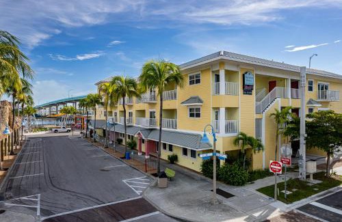 Fort Myers Beach Apartment | Harbour House at the Inn 318