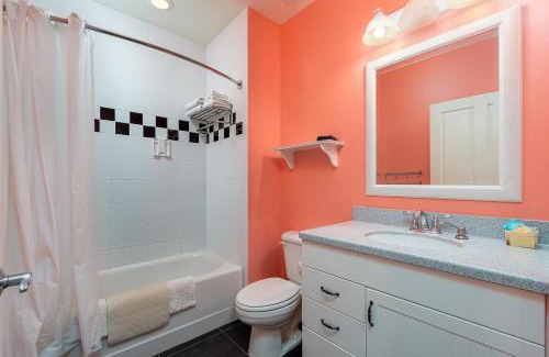 Fort Myers Beach Apartment | Harbour House at the Inn 318