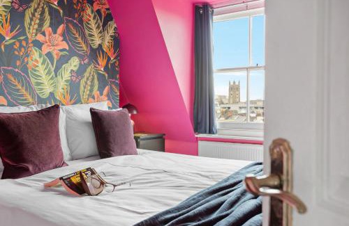 Barbican House | Harbour House - Central Location with Free Parking