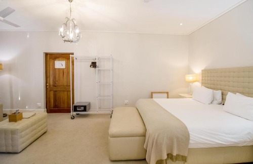 Hermanus City-Centre Hotel | Harbour House Hotel - Adventure Pads