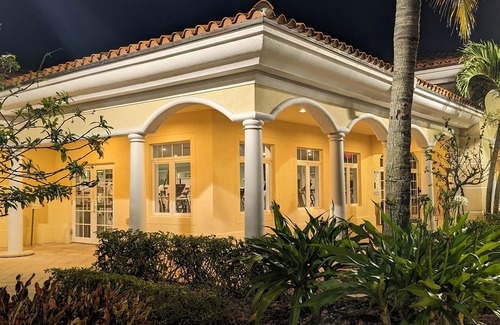 Fort Pierce Condo | Harbour Isle Penthouse Gem overlooking the marina within minutes to the beaches.