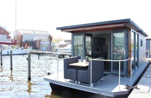 Municipality of Uitgeest Boat Rental | Harbour Lodge at Uitgeestermeer View, cleaning included
