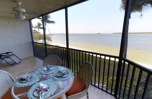 Punta Rassa Condo | Harbour Tower #116 SUNSHINE...SUNSETS...STEPS FROM THE BEACH…RENOVATED 2 BED CONDO