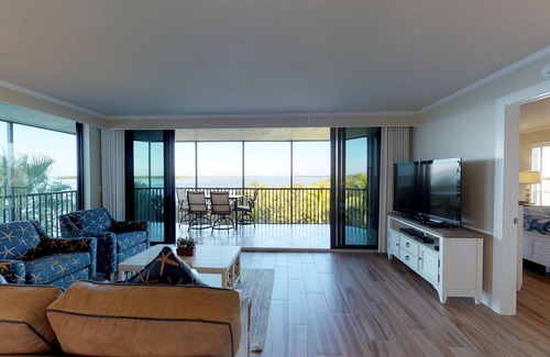 Punta Rassa Condo | Harbour Tower #317 LUXURIOUS CORNER UNIT AT SANIBEL HARBOUR