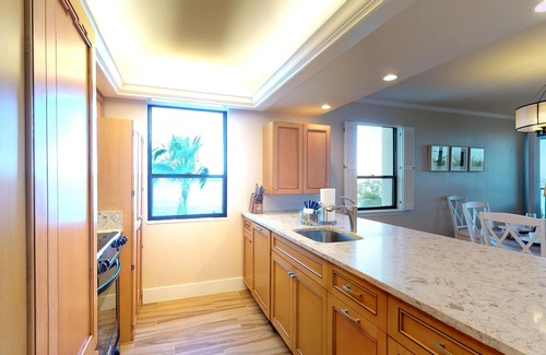 Punta Rassa Condo | Harbour Tower #317 LUXURIOUS CORNER UNIT AT SANIBEL HARBOUR
