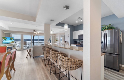Lakeland Condo | Harbour Towne 202 - Expansive main channel views!