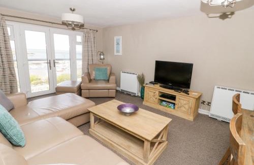 Cemaes Bay Apartment | Harbour View