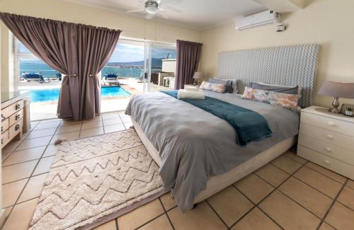 Mountainside Apartment | 'Harbour Views' - 2 bedroom, sleeps 4 with private pool and large veranda!