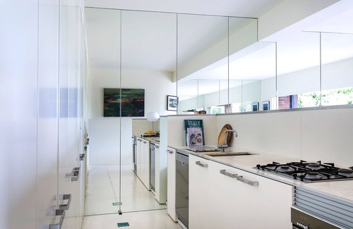 Elizabeth Bay Apartment | Harbour Views from Exclusive Address - 3 bedrooms, huge balcony, pool, laundry