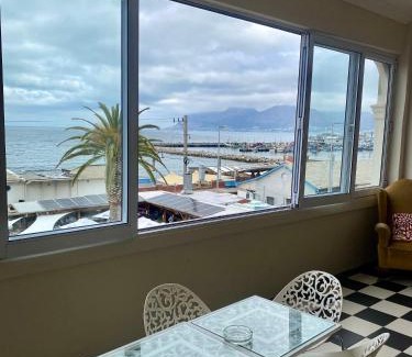 Kalk Bay Apartment | Harbour Views