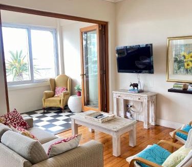Kalk Bay Apartment | Harbour Views