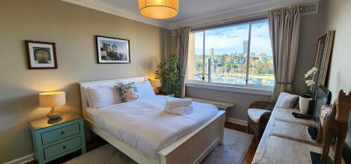 Elizabeth Bay Apartment | Harbourfront Bliss - 2 bedrooms, parking, balcony