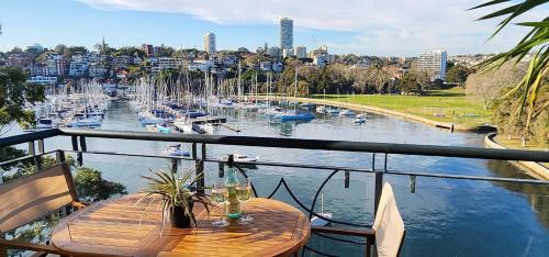 Elizabeth Bay Apartment | Harbourfront Bliss - 2 bedrooms, parking, balcony