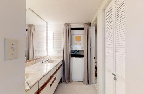 Shelter Cove Apartment | Harbourside 7123