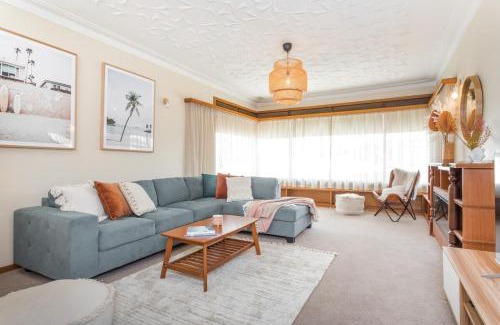 Albany House | Harbourview House - coastal chique in Albanys CBD