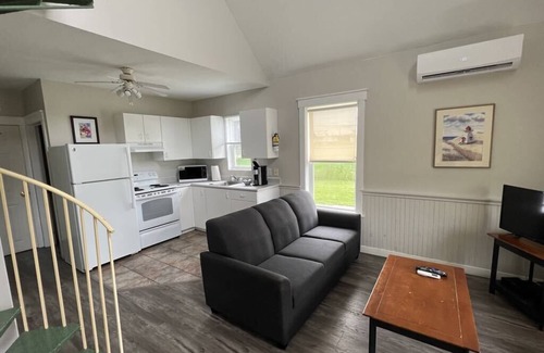 The Bluff Cottage | Hardy's Parlee Beach Chalet #8