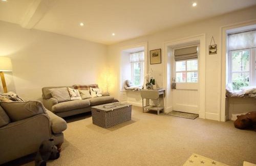 Chipping Norton House | Hare House